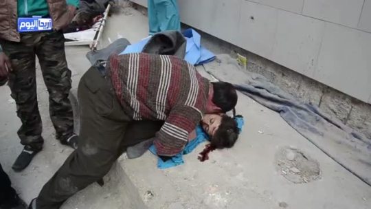 from-palestine:    Heartbreaking: Syrian father mourns the loss of his child killed