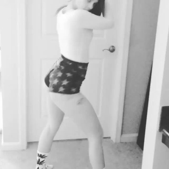 jackieseroticlesbiandream:  👗💦MASTURBATION MONDAY💦👗