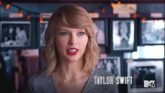 lauralovestaylor:    taylor swift singing lego house for 3 seconds in 9 days and