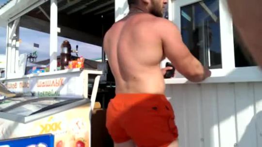 texasfratboy:  big bubble butt on the beach!  