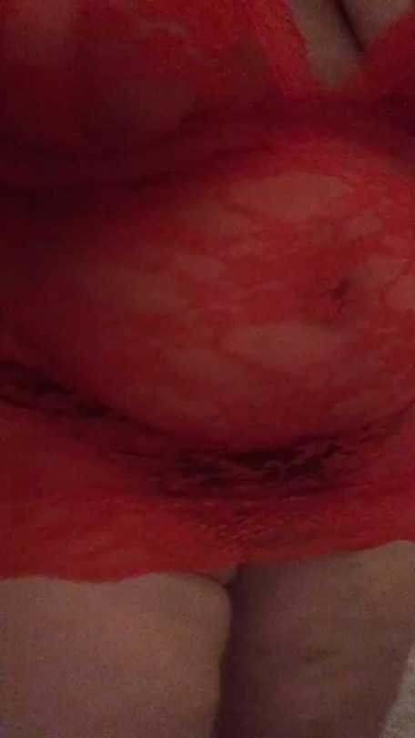big-beautiful-princess:  Baby I’m Worth It. Shake that booty!Follow me