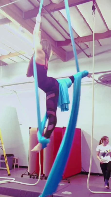 kittykv:  Yay for painful pretty silks things!