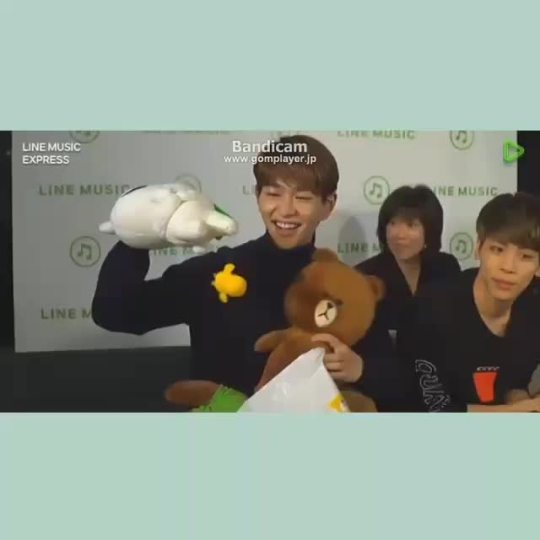 aegyo-shinee:  He’s so excited omg