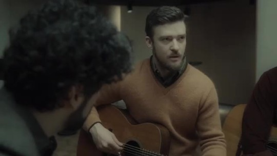 paleosteno:  boyfriendpoe:  thesassyblacknerd:  cyborgslayer:  dooms-word-is-law:  Throw Back to when Poe Dameron and Kylo Ren went through a Country Western phase and made a song with Justin Timberlake about not wanting to go to space.  WHAT?!?!  Press