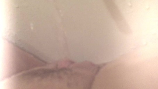 angelontheoutside:  A relaxing bath in my hotel room turned into a wonderful orgasmic