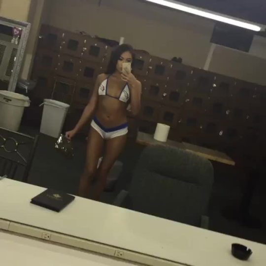 stripper-locker-room:  ValentinaVertizIG: ValentinaVertiz