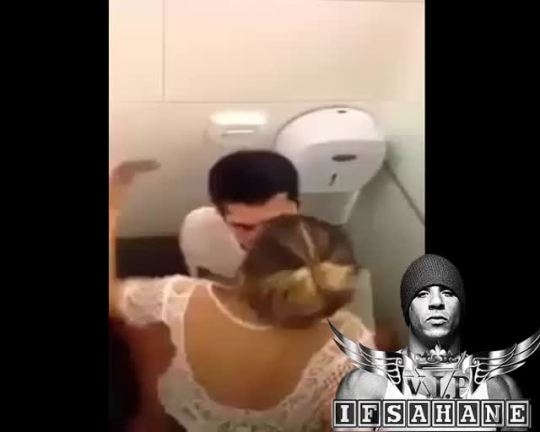 ifsahane:  DİSKO TUVALETİNDE SEVİŞEN TÜRK ÇİFT Tıkla : http://link.tl/tp8hTwitter.com/ifsahane