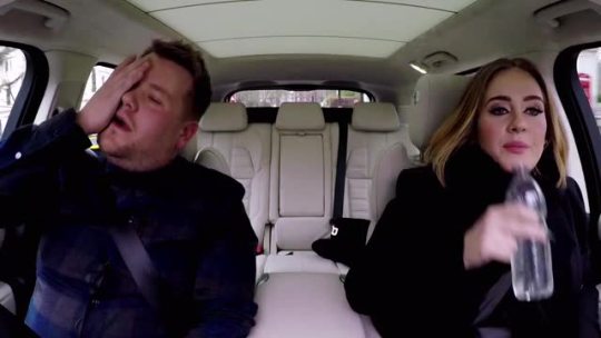 lbizzzy:  bestsinceslicedbread:  thatassnicki:  ADELE RAPPING NICKI MINAJ’s VERSE