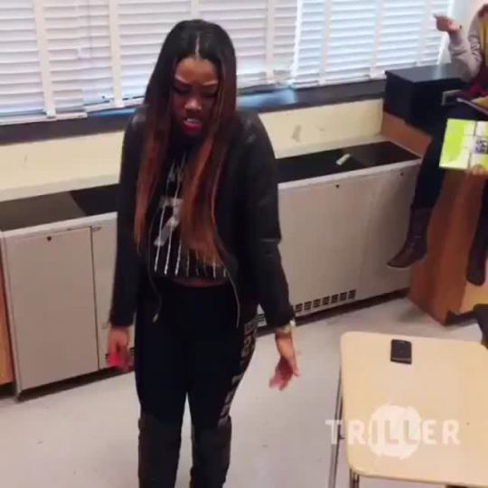 triniboiiii:  aaliyoh:  weloveshortvideos:  When you got a substitute  this is so accurate lmfaojsjeisb  tell me why this perry hall though 😂💀💀💀