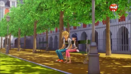 hikayagami:  Episode 15 “Le Gamer” - Chat Noir saves Marinette 