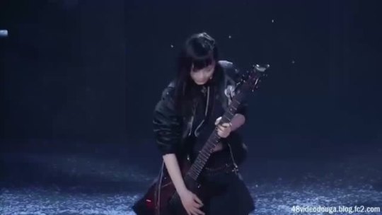 rukakikuchi:  marxakuarius48:  Majisuka Gakuen Musical - Korogaru Ishi Ni Nare   I mean, seriously… that guitar solo was so epic!!! >w< 