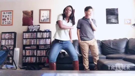dar-e-uh:  shmoplivintae:  Clearly he still doesn’t know what to do. LOL 😂 