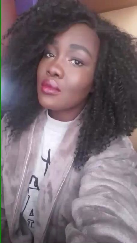 darkchocolate-creature:  Feelin myself. Just a lil bit