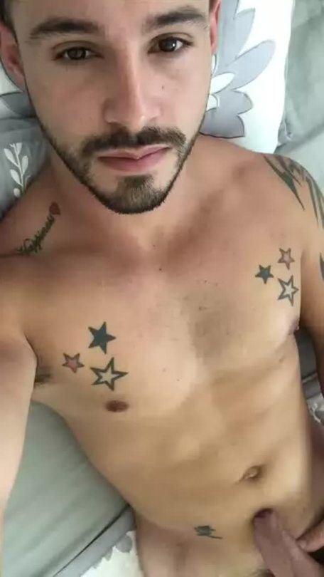 lovelyboy60000:  i’m top but i want him to fuck me 