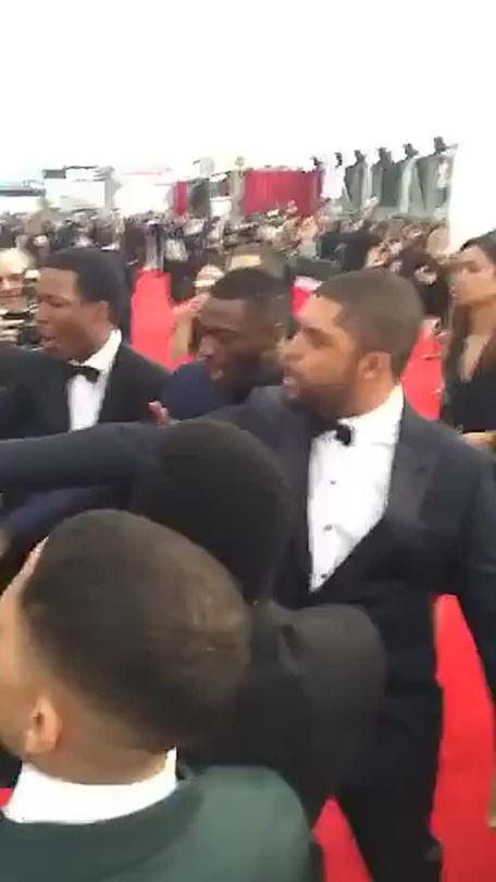 caliphorniaqueen:  ghdos:  hypeofa9voltbattery:  sheajacksonjrr:  The Straight Outta Compton cast ‘dabbin’ at the SAG Awards.  This is the best shit of the night!    I fucks with this.  they’re so cute