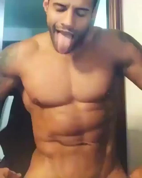eggplantallweek:  c-bassmeow:  cocaineteas:  c-bassmeow:  tabloidheat101:  Heat 🔥  This was so extra tbh but I’m just here for his tongue like that is a tongue that can do some damage  HE’S SO FIONE!  He needs to eat out my ass  ACTIVE GAY PORN