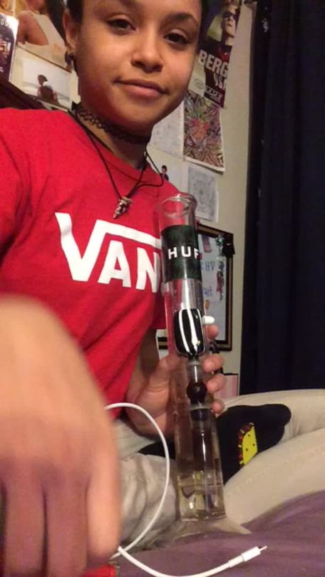 whospilledthebongwater:  ❤️