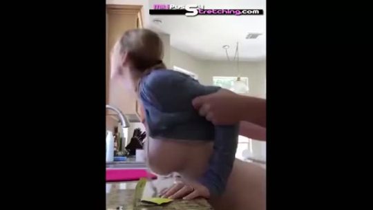 milfpussystretching:  Hot mom gets FUCKED in kitchen!!