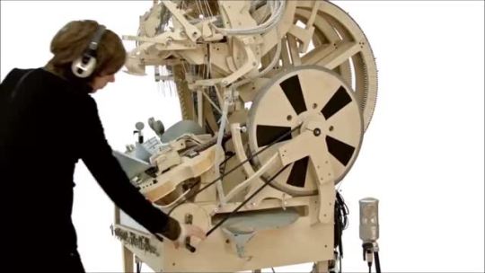 iamthegreeneyedmonster:  icodeforlove:  Wintergatan - Marble Music Machine (2000 marbles) This is incredible! At first i was like hmm that doesn’t sound like music, then the dude drops the beat hard.   this was better than i thought it was going to