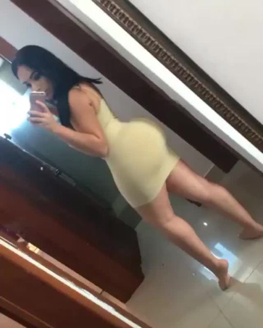 Sexy thick booty latina!