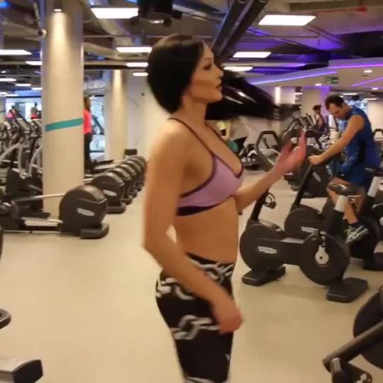 Girls In Yoga Pants