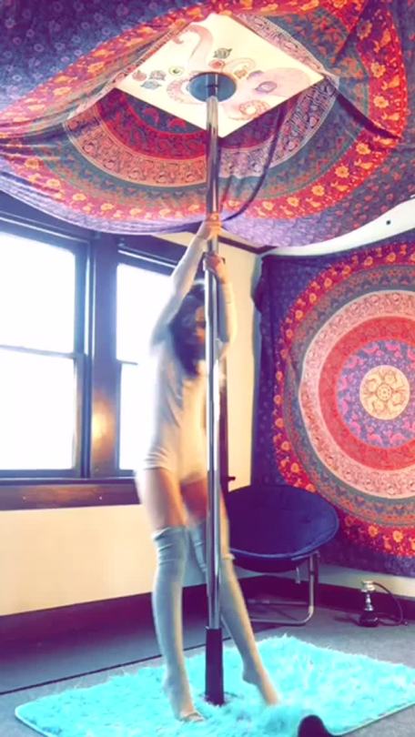 emilydamnit:  When ur pole spins too fast