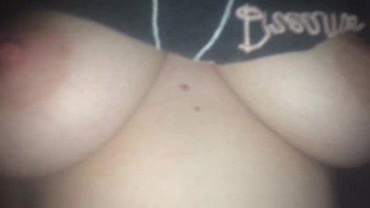 xxhornyukcouple69xx:  Sexy couple, let’s see more please!… 😉 