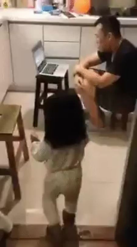 tiralatele:  Wait for it…. No confíes en tus hijos!