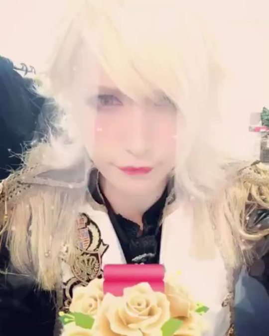 the-secret-life-in-asia:  Mia- video Mejibray 