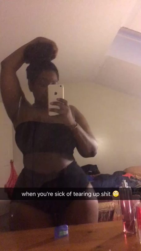 lebritanyarmor:  lebritanyarmor:  I couldn’t find anything to wear so fuck it 🙄  i don’t even remember this 🤷🏾‍♀️😂