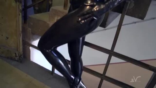 Porn Pics kiiinkykitten:  lustrous-latex:  Latex Lucy