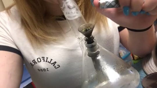 little bitch rips because I’m still getting used to my new bong 😒😭😂