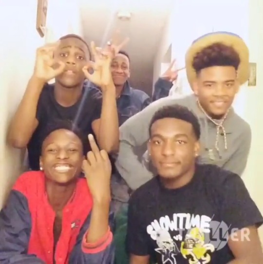 str8bootyfetish:  str8bootyfetish:  I love straight niggas  His hand touched his