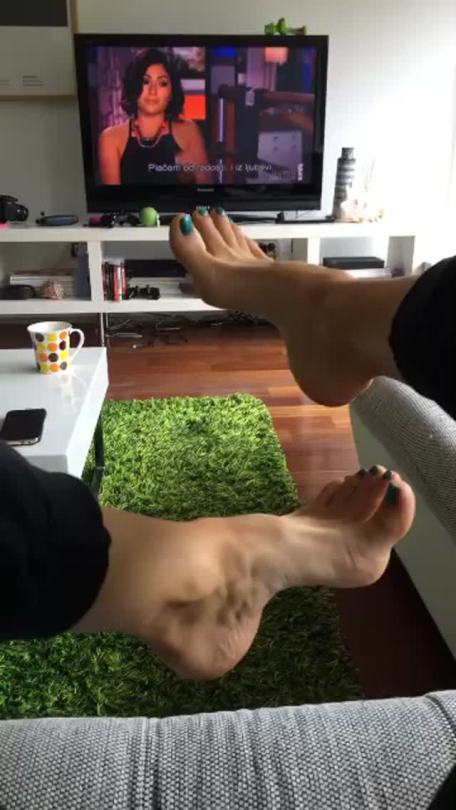 emmalovett:  Emmasfeet.com