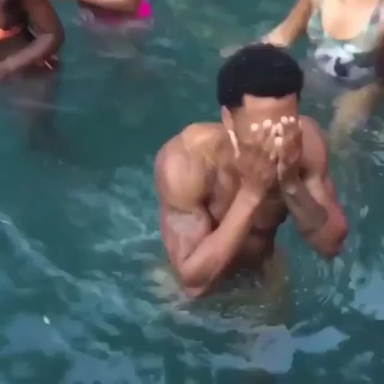 augustchristreyedits:  He need stop playing with my emotions 😩😩