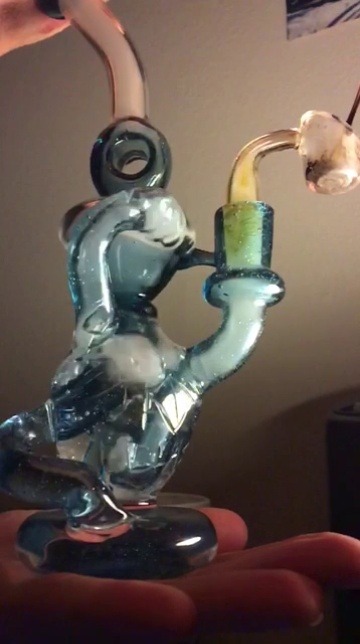 dabsandvveed:  New scoop by Tad glass😍  Hits insanely smooth