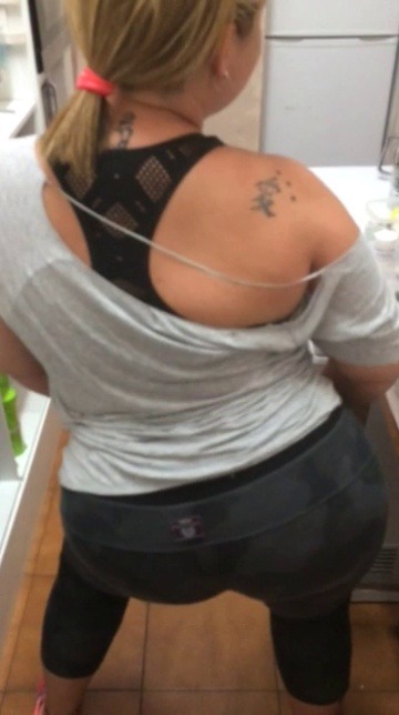 karlisromero:  karlisromero:  La bicicleta  Comments?  So sexy.