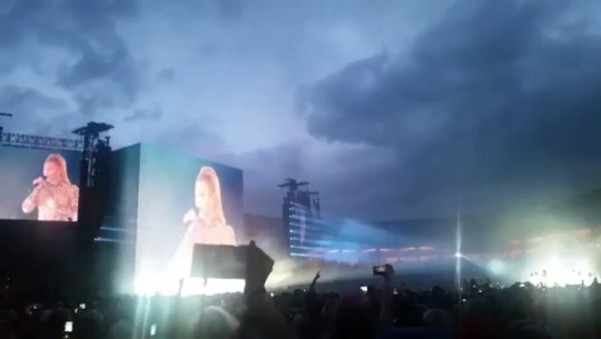 Sex nigeah:  darkestnighthour:  Beyoncé performs “Freedom” pictures