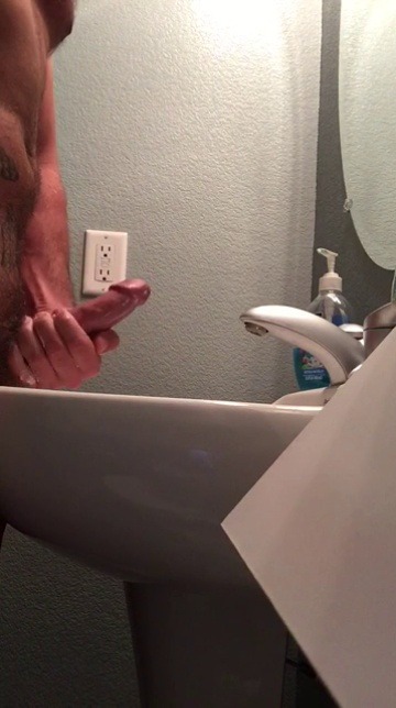jbreezy8411:  This is me jerking off missing my husband :) enjoy
