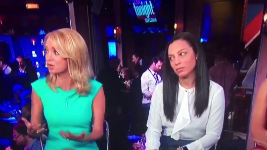 daplugsmotivation:  hennyhardaway1:  Same  The white lady’s eyes like “I know Shondra just just keep it cool we on tv” 
