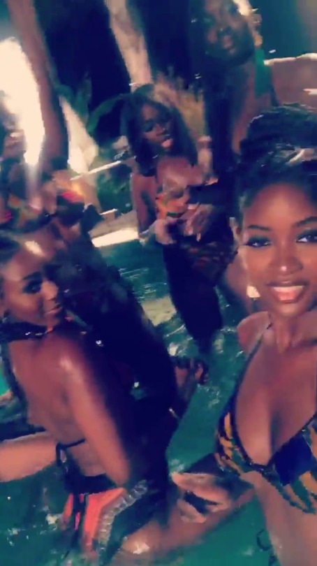 lordchinsrealm:  mother-mary-jane:  prettyboyshyflizzy:  blackmen-supporting-natural-hair:  itsjustajlove:  Chocolate tings.  Now these are the women you bring to a boat party…..   And scientists said heaven didn’t exist smh   This look like a Sean