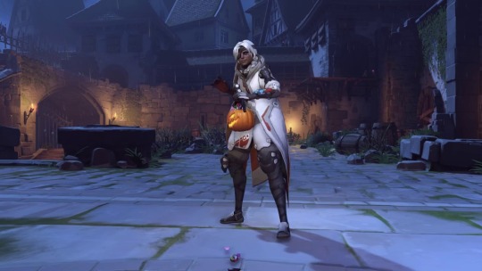 mafiamoll:  babyfairy:  inspredwood:  Ana emote where she doles out Candy. Holy shit