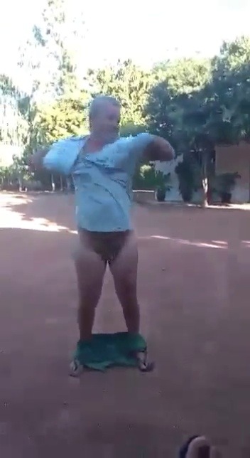 gkhanworld:  Funny but Sexy prank 
