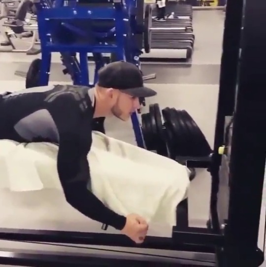 topnotchass:  Views from the gym. 