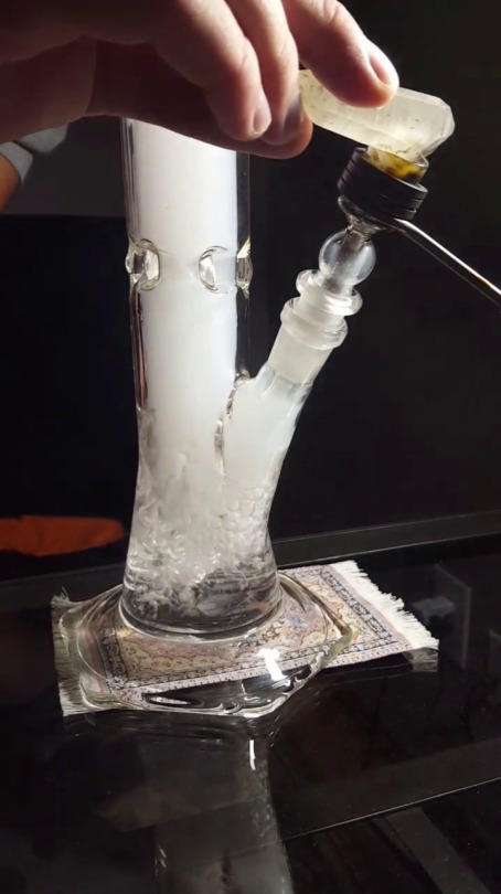 veraisastoner:  vivid-inception: dewaxed:  Hi Si Glass.   Dayyyuuuummmmmm I’m bout to do the same shit 😃  death