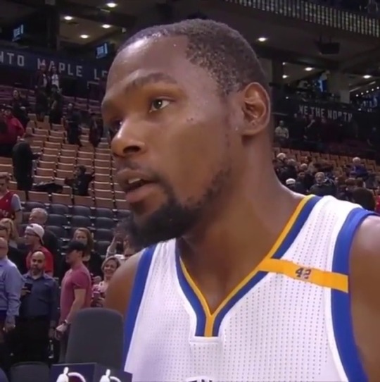 kinghispaniola:  Kevin Durant says he doesnt give a damn about no Drake night #savage