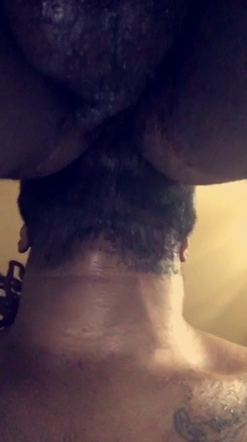 prettyshreds:  I ❤️ eatting ass  IG-The_mr_hellooo Kik-Prettykidd90  SC-ThickKidd90  Freaky Twitter-ThickKidd90