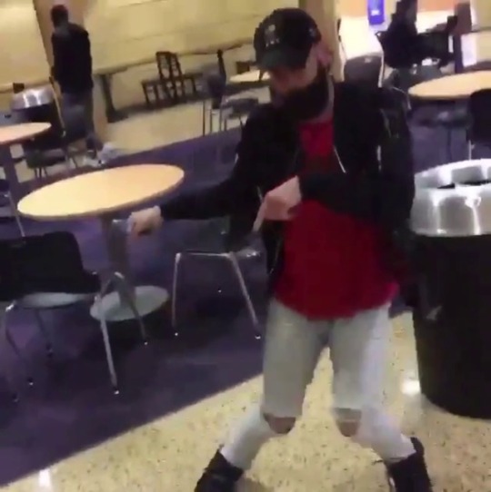 sobeitjay: localstarboy: Man This Shit So Funny 😂 lets go! 