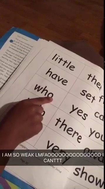 weloveshortvideos:  Her little sister is trying to pronounce the word “who”