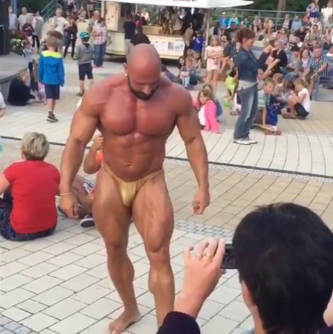 worldbodybuilders:  Steve Benthin.